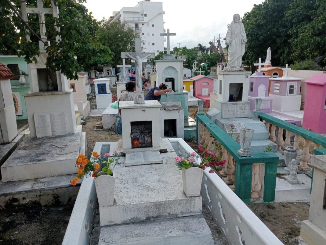 IMPLEMENTAN NUEVO HORARIO PARA PROTEGER EL CEMENTERIO DE CHICXULUB PUERTO