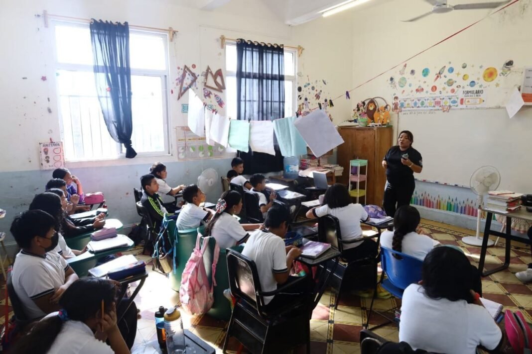 Erik Rihani refuerza prevención en escuelas de Progreso