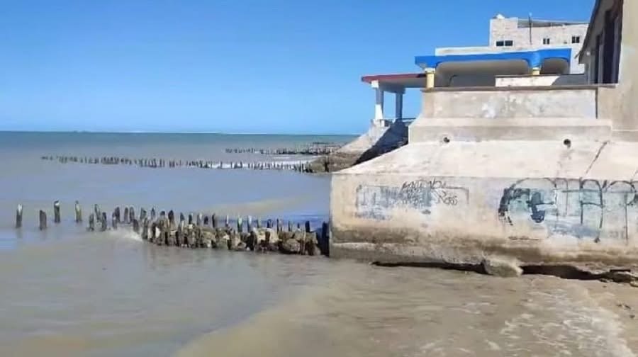 Propietarios afectados por erosión costera preparan denuncia millonaria contra el Gobierno por daño patrimonial