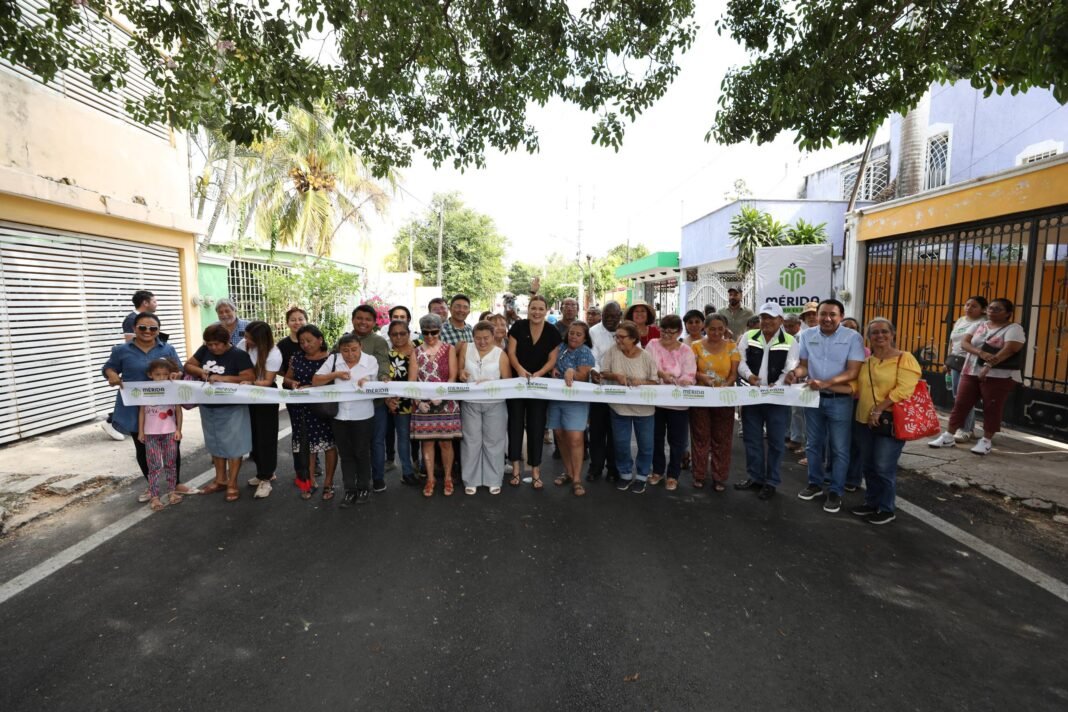 Cecilia Patrón entrega obras de repavimentación en Bosques del Poniente