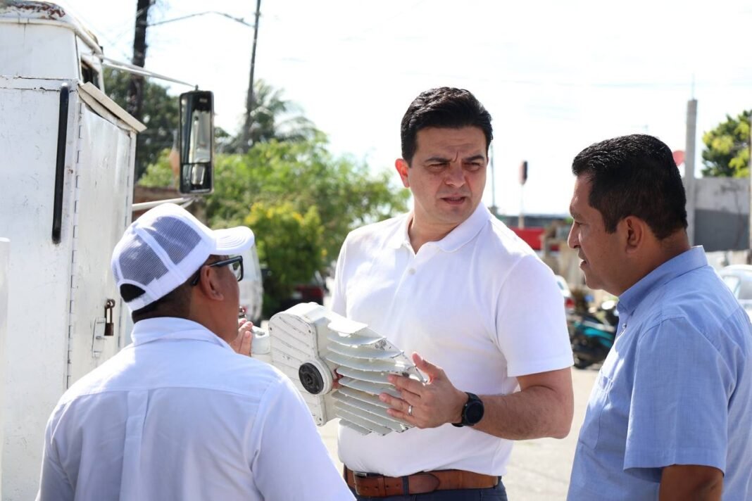 Erik Rihani impulsa atención ciudadana con mejoras en alumbrado público