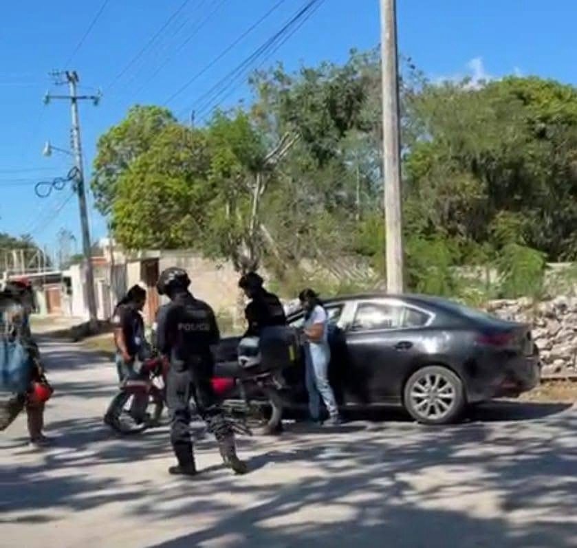 Accidente vial en Hunucmá deja solo daños materiales tras no respetar señal de alto