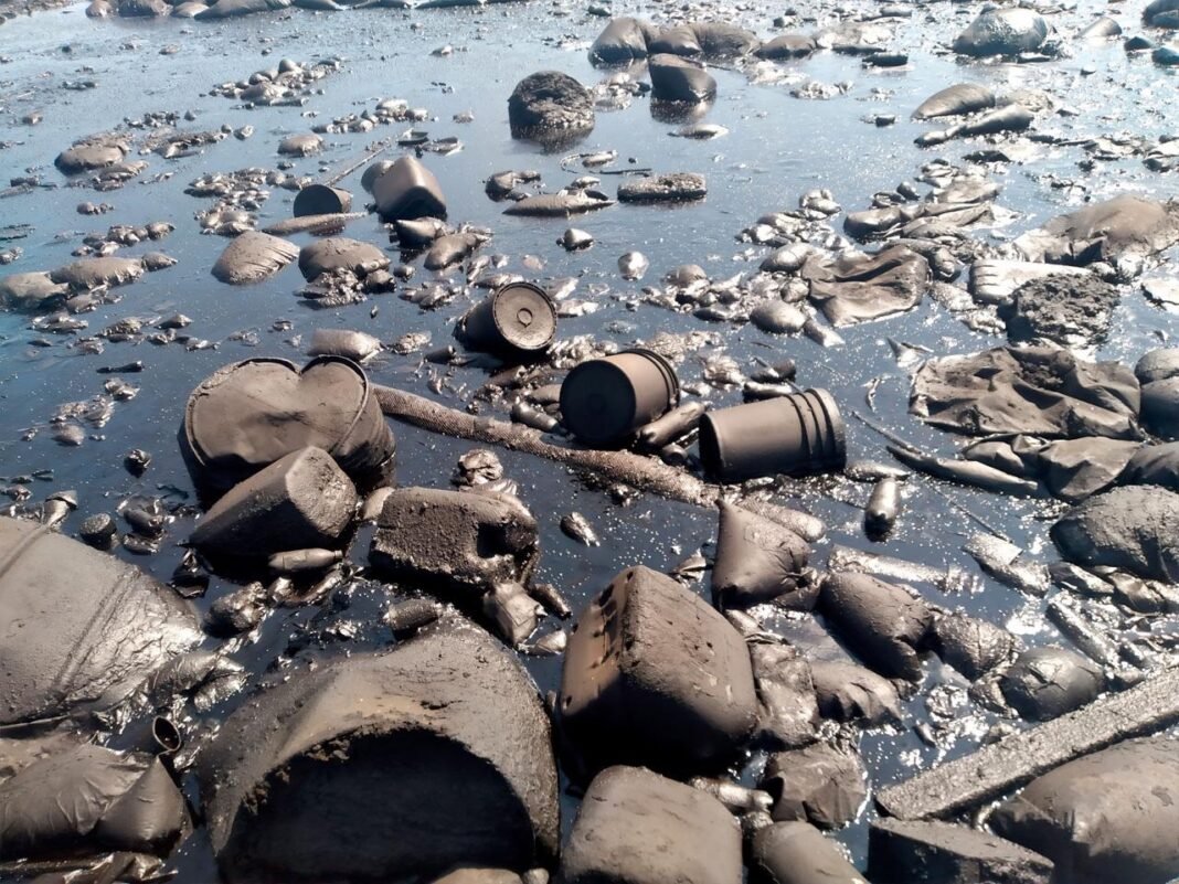 Operaba sin permisos y con sustancias peligrosas al aire libre: cierran centro de residuos tras denuncias por incendios en SLP