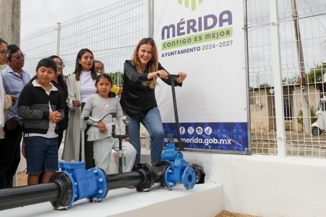 Cecilia Patrón entrega sistema de agua rehabilitado en Yaxnic