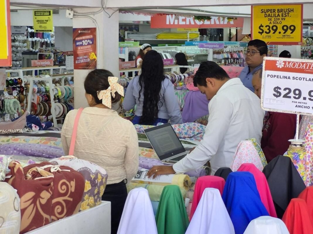 Ejecutan embargo contra tienda de telas en el Centro por laudo laboral millonario