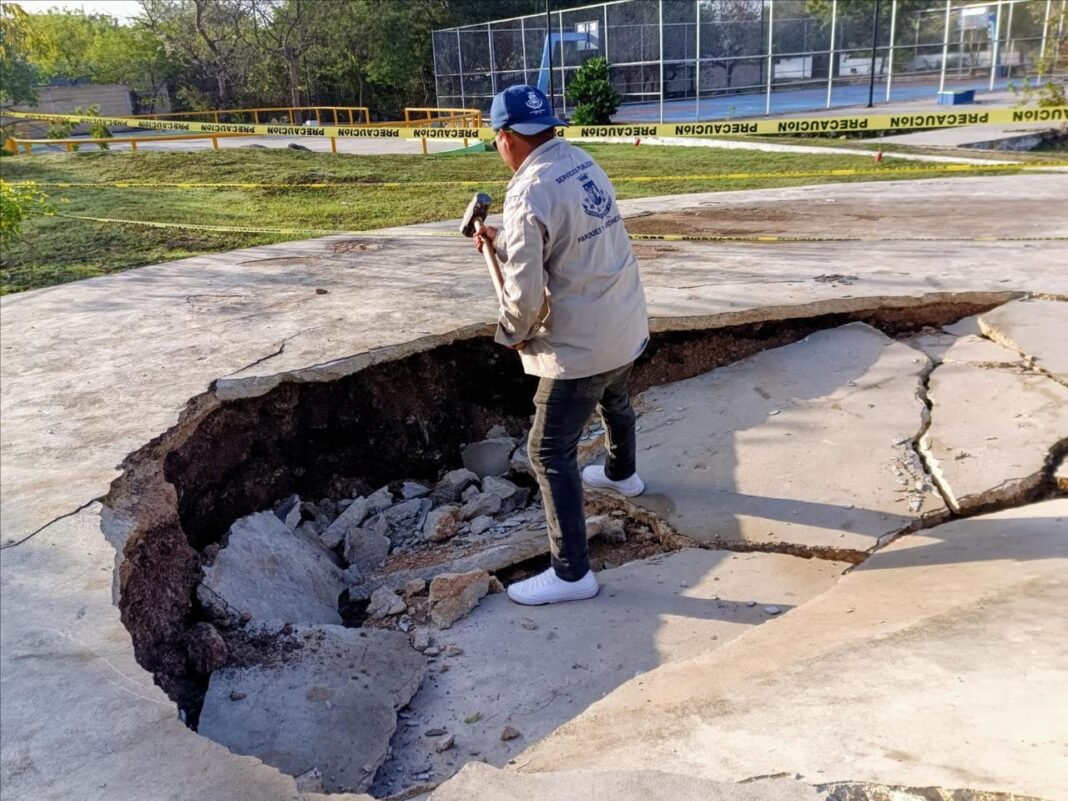 ¡Socavón en “Viernes Santo”!