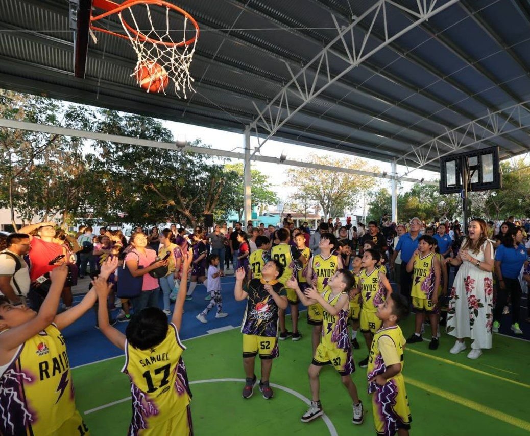 Mérida estrena espacios deportivos: Entregan domos y rehabilitan parques en colonias y fraccionamientos